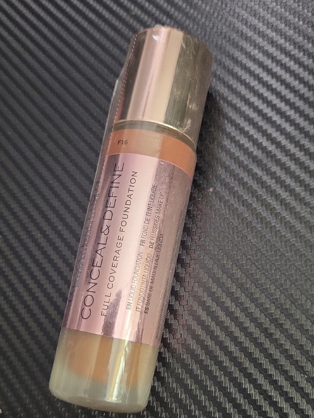 New‎ Revolution Conceal & Define Full Coverage Foundation - F16